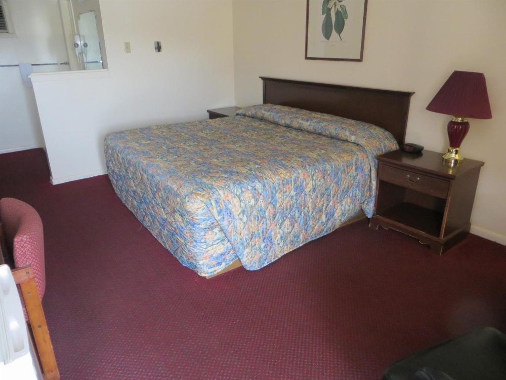 Traveler's Lodge Main image