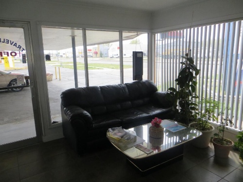 Traveler's Lodge image 7