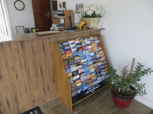 Traveler's Lodge image 8